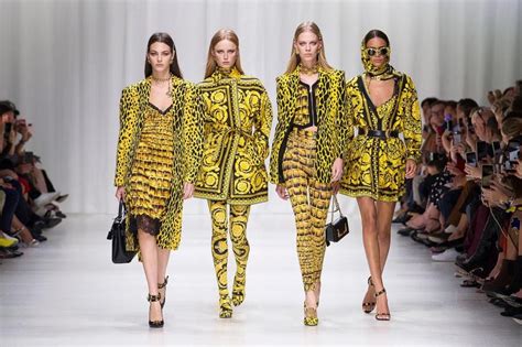 chiuso versace reggio calabria|Versace: la maison che ha segnato la storia della moda.